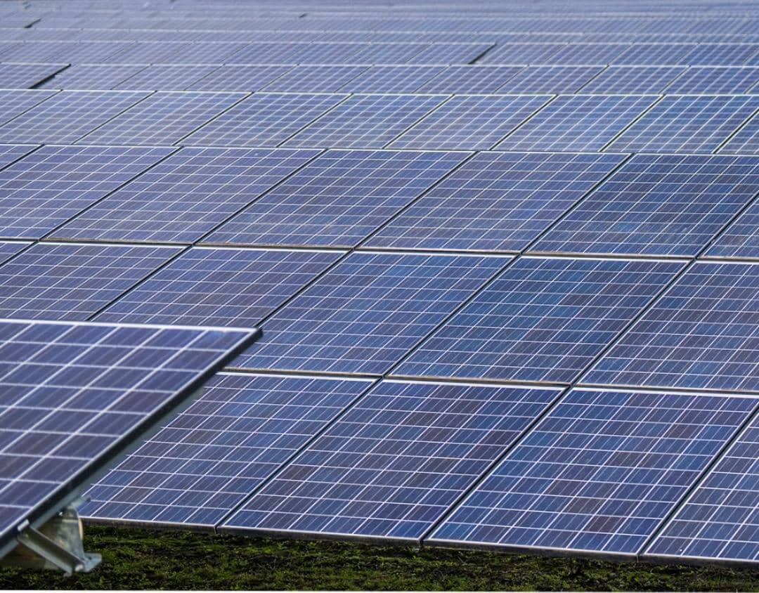 اجرا و فروش نیروگاه و پنل خورشیدی آکسون انرژی در مشهد