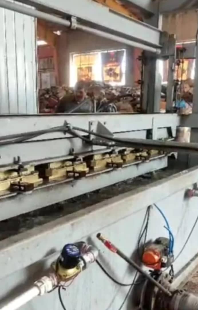 طراحی و ساخت دستگاه شانه تخم مرغ اتوماتیک دهقانی در آذرشهر