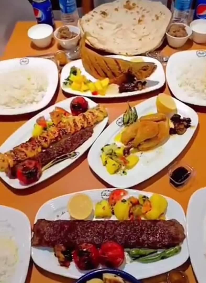 رستوران اکبرجوجه ناب حسین زاده در امانیه اهواز