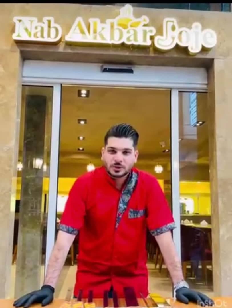 رستوران اکبرجوجه ناب حسین زاده در امانیه اهواز