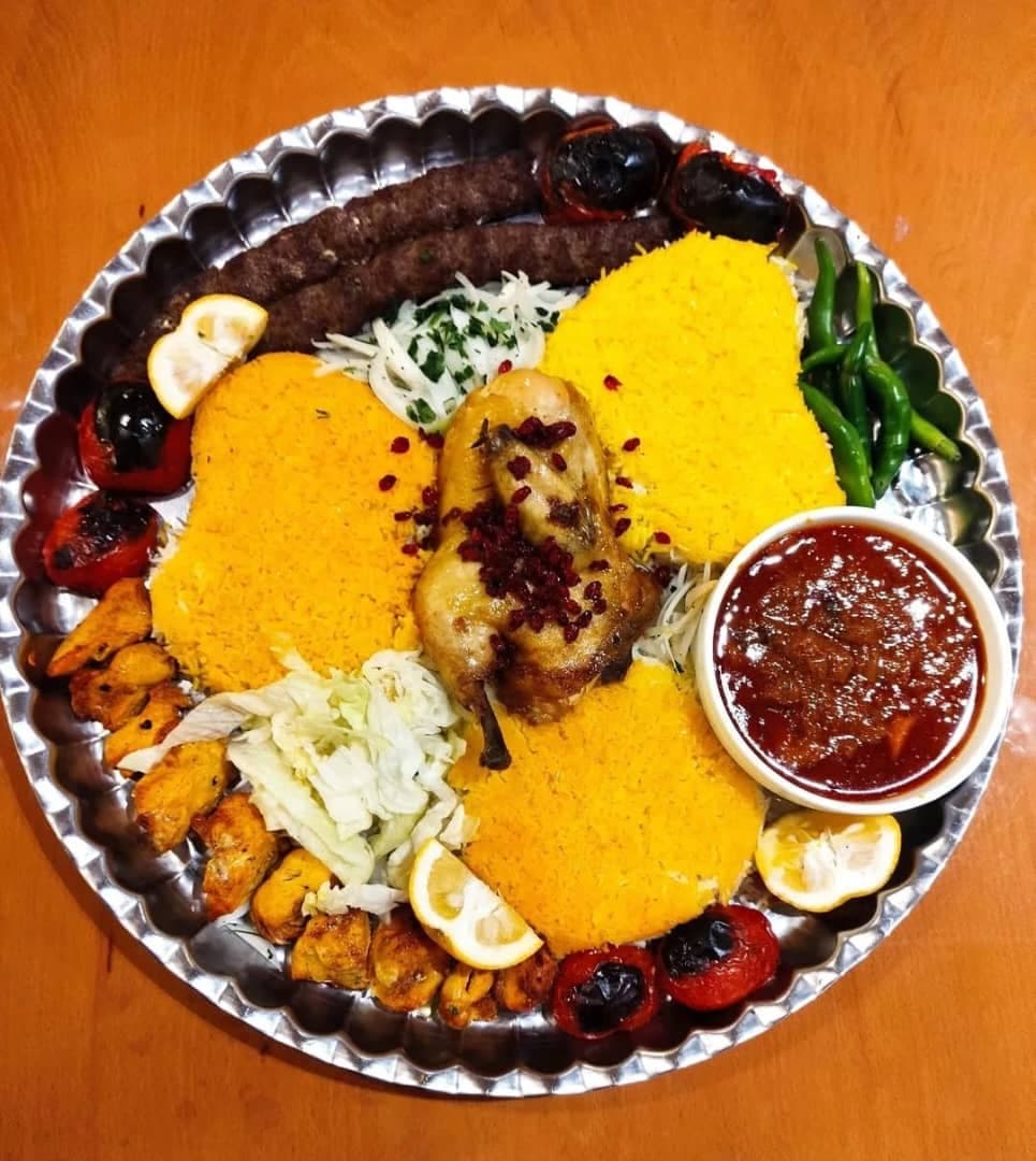 رستوران اکبرجوجه ناب حسین زاده در امانیه اهواز