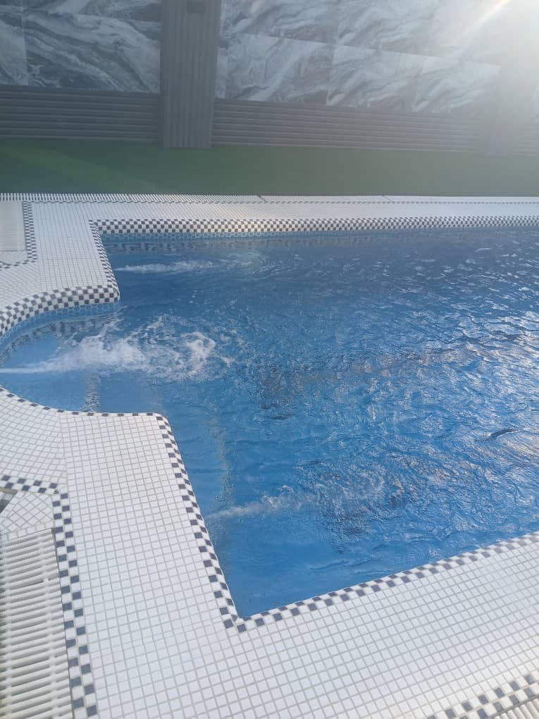 استخر سازان اطلس در شهریار