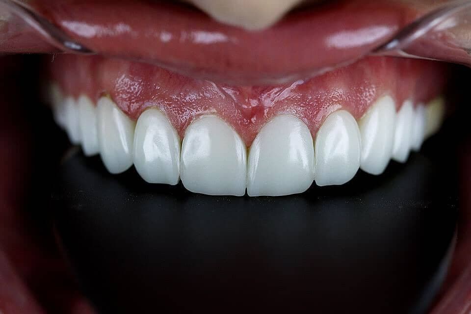 کلینیک دندانپزشکی تخصصی بهشت لبخند در اصفهان