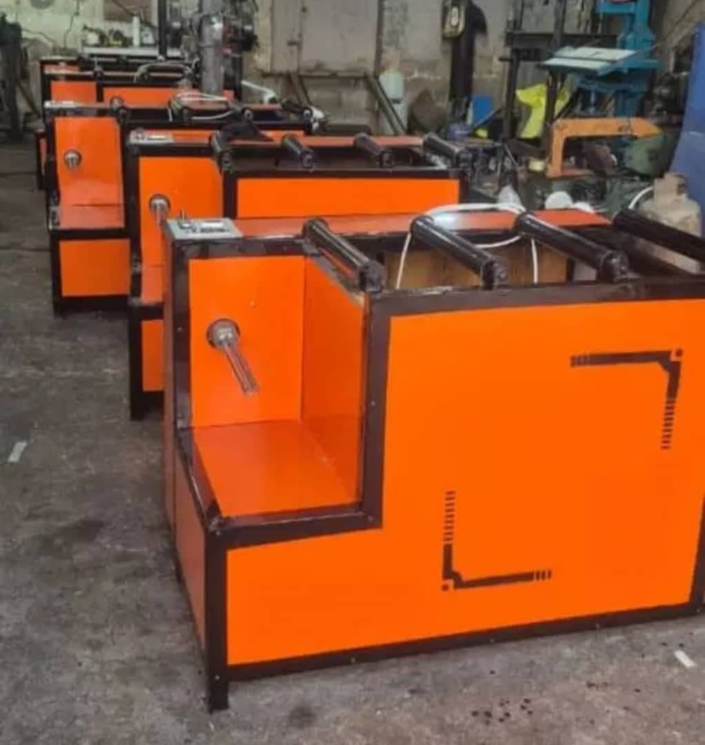 تولید و فروش دستگاه رول به رول سفره یکبار مصرف آریا پلاست شیراز