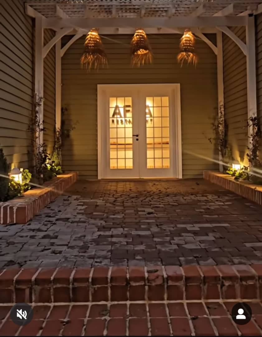 کافه رستوران افرا در تنکابن