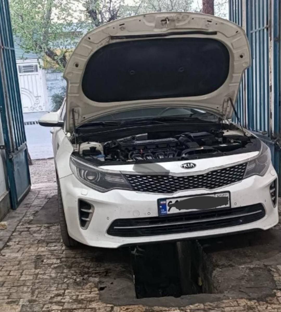 تعمیرگاه خودرو هیوندا و کیا گودرزی در بروجرد