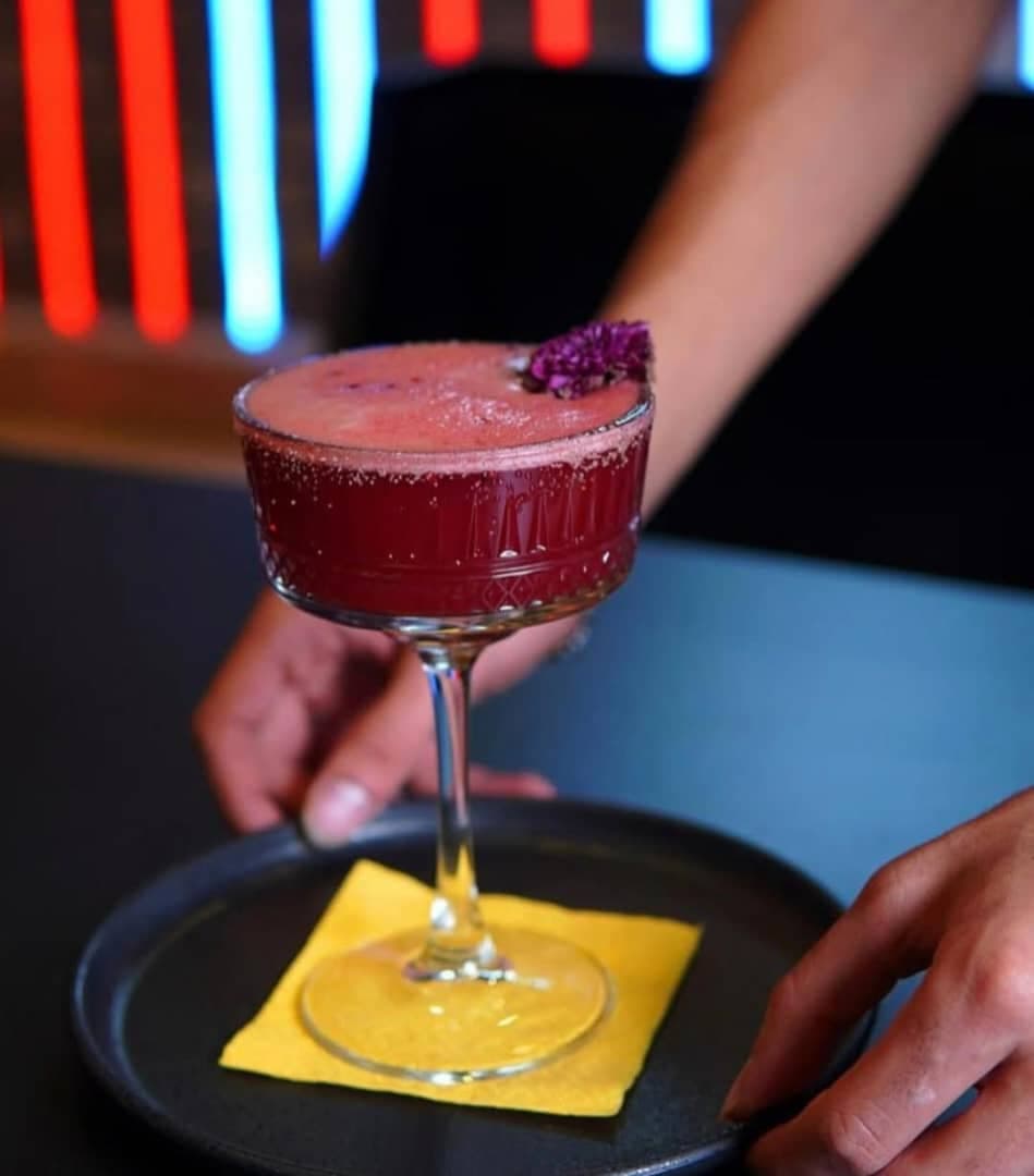 کافه نایت در طرقبه