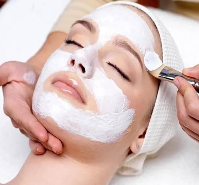 سالن تخصصی زیبایی عروس ثاره رضایی در سعیدیه همدان