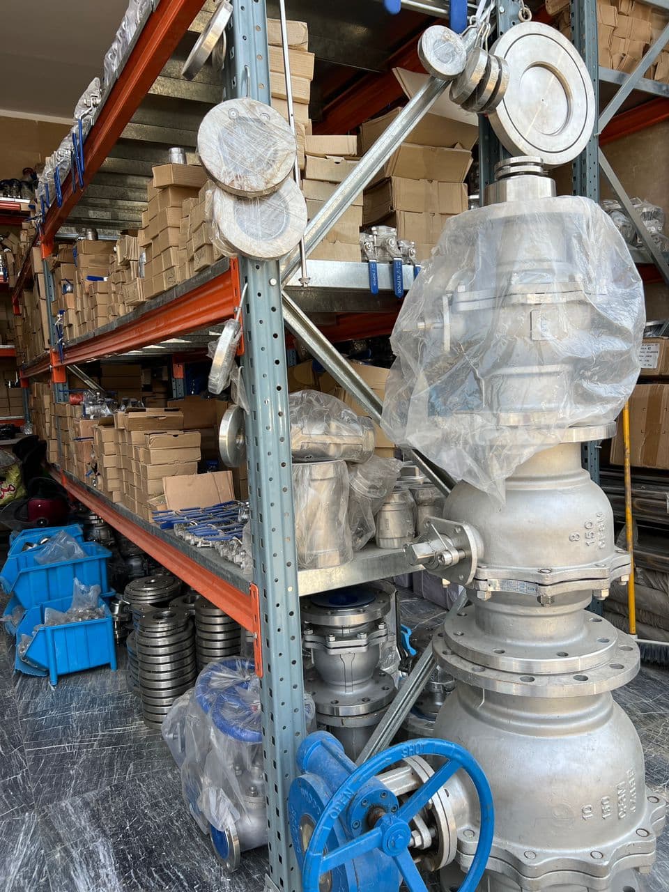 فروش عمده شیر گازی و توپی استیل هادی در بازار استیل تهران