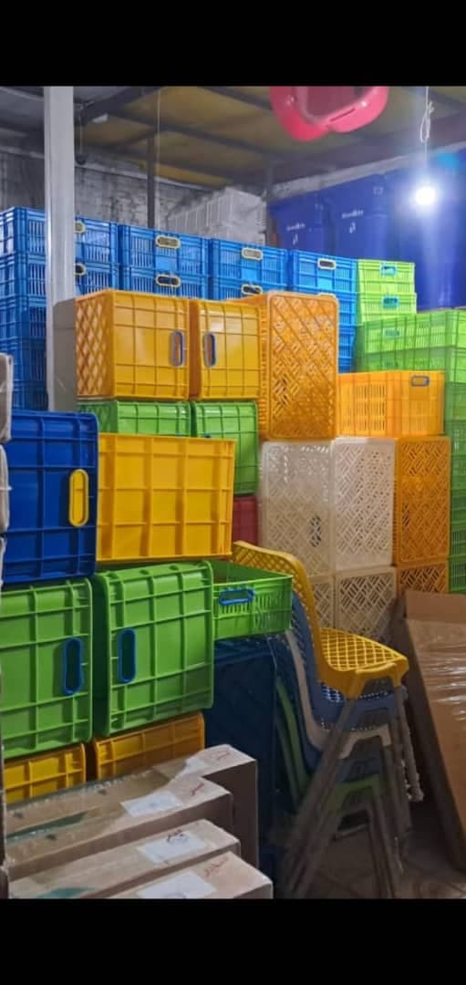 پخش میز و صندلی پلاستیکی پلاسنو در کرج