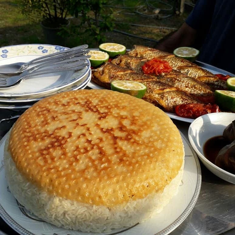 باغ رستوران سرای غریب نواز در چابکسر