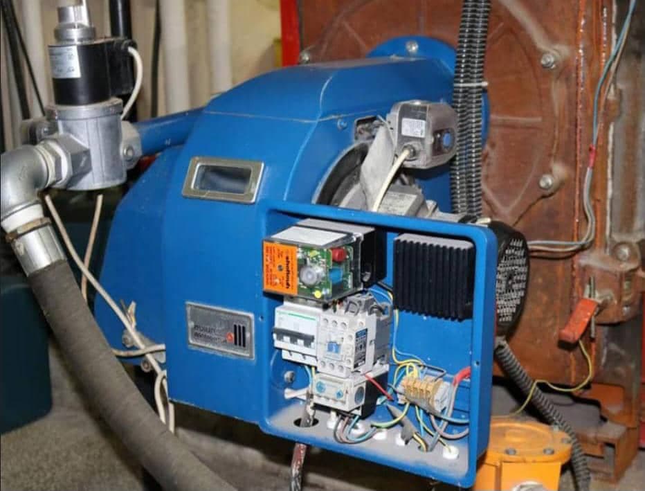 تعمیرات موتورخانه و مشعل رضا در کلاردشت