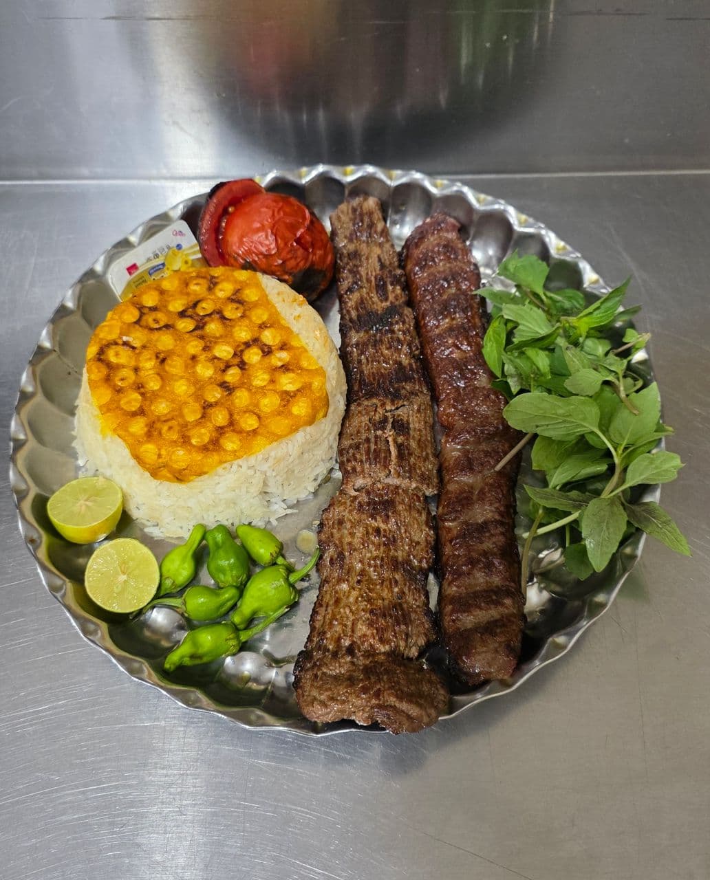 رستوران گل یاس در همدان