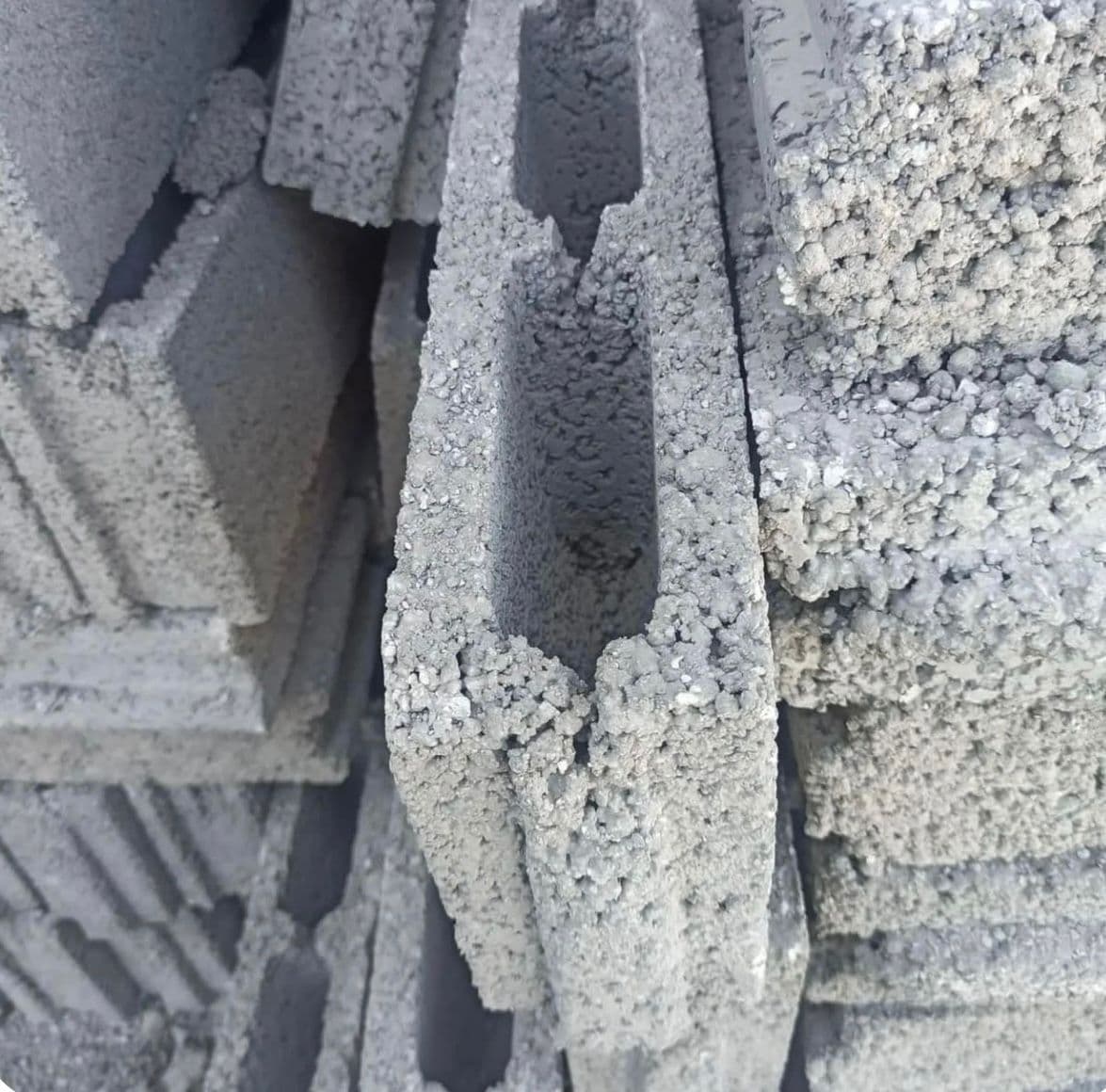 کارگاه تولید بلوک و مصنوعات بتنی دماوند قرائی در دماوند تهران