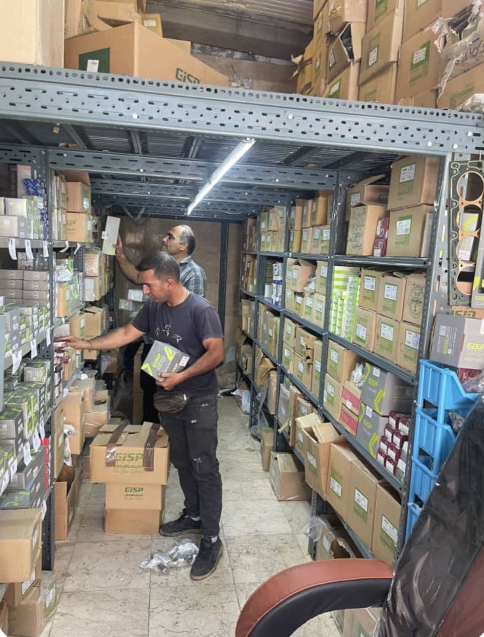 لوازم یدکی ماشین GISP مهرداد قاسمی در میدان ساسانی کرج