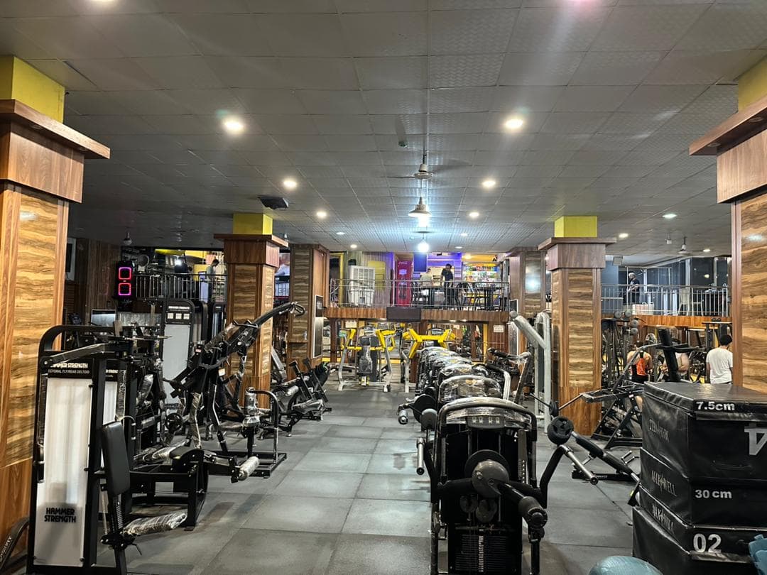 باشگاه بدنسازی و پرورش اندام امپراطور در تبریز