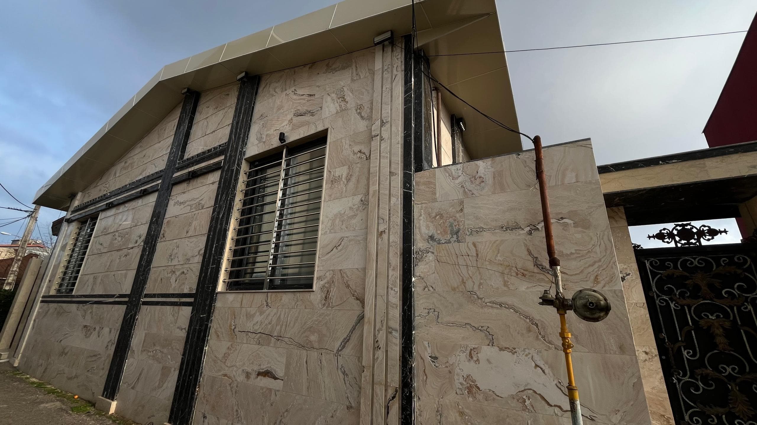 مشاور املاک گیلان ملک در بندرانزلی