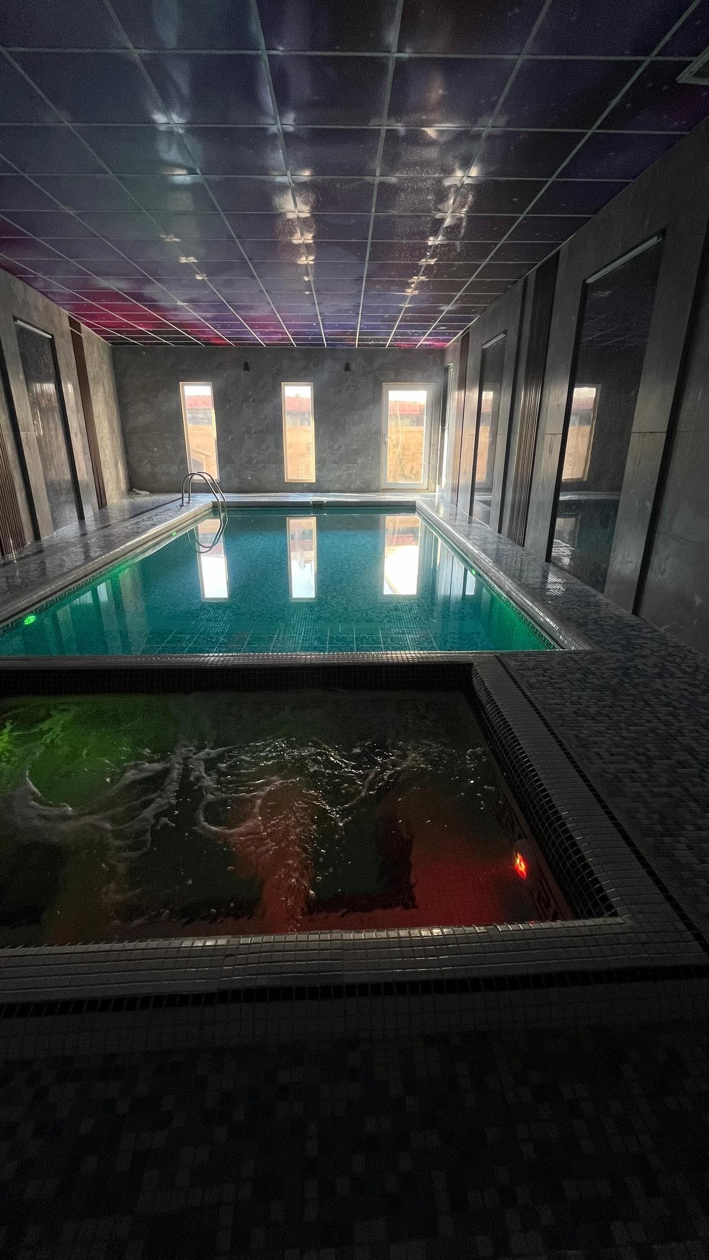 مشاور املاک گیلان ملک در بندرانزلی