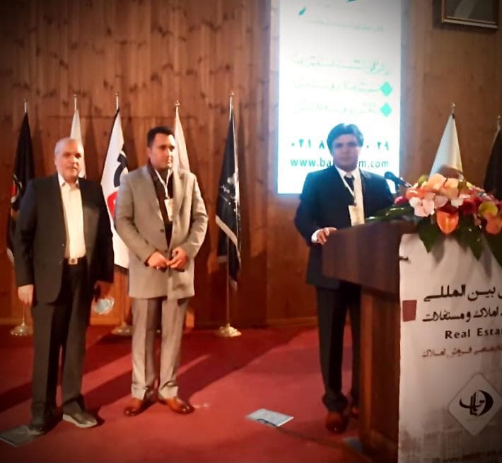 دکتر فرشاد منصوری آپارتمان ساز و مدیریت املاک در بوشهر