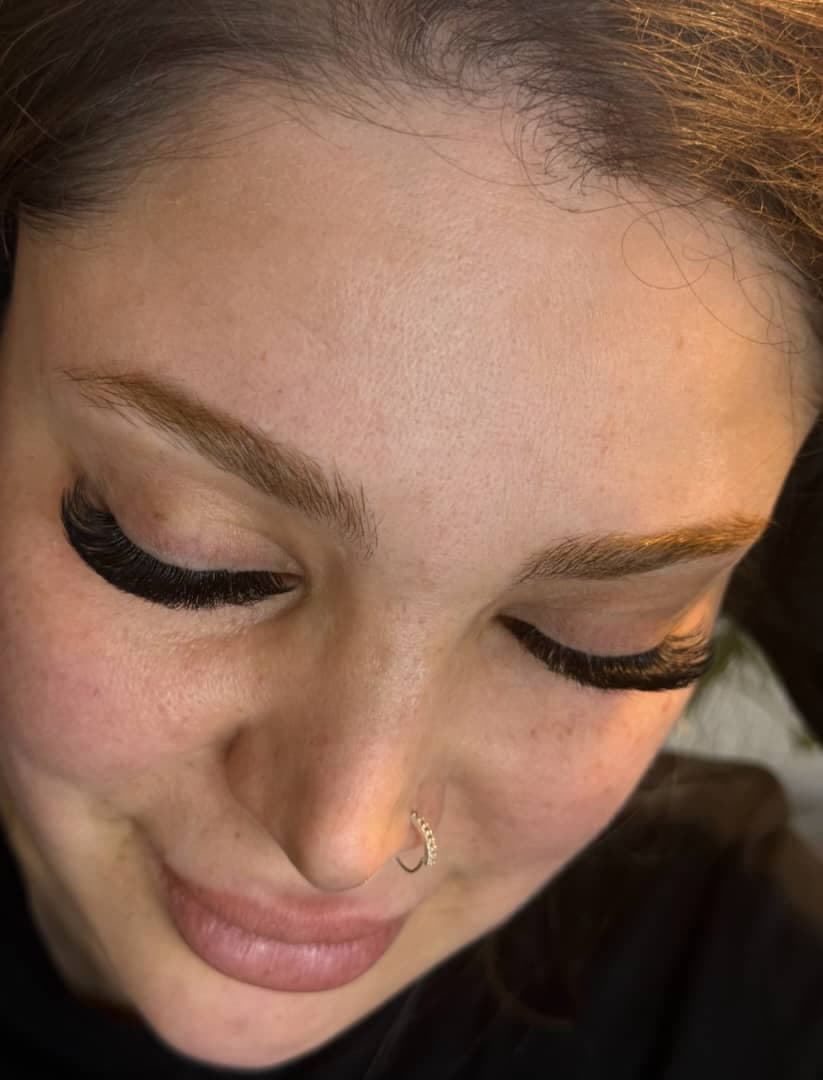 مرکز تخصصی اکستنشن مژه روژا در دکتر حسابی شاهین شهر