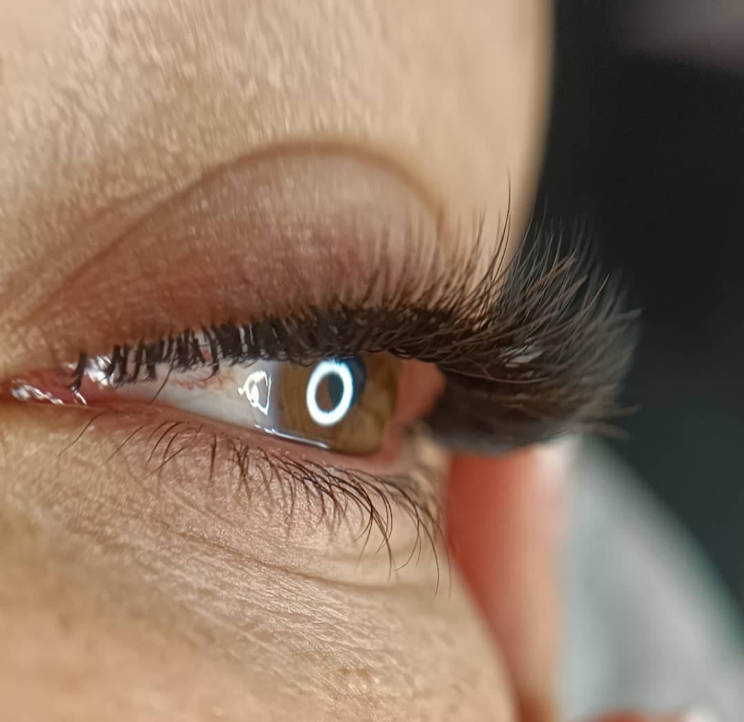 مرکز تخصصی اکستنشن مژه روژا در دکتر حسابی شاهین شهر