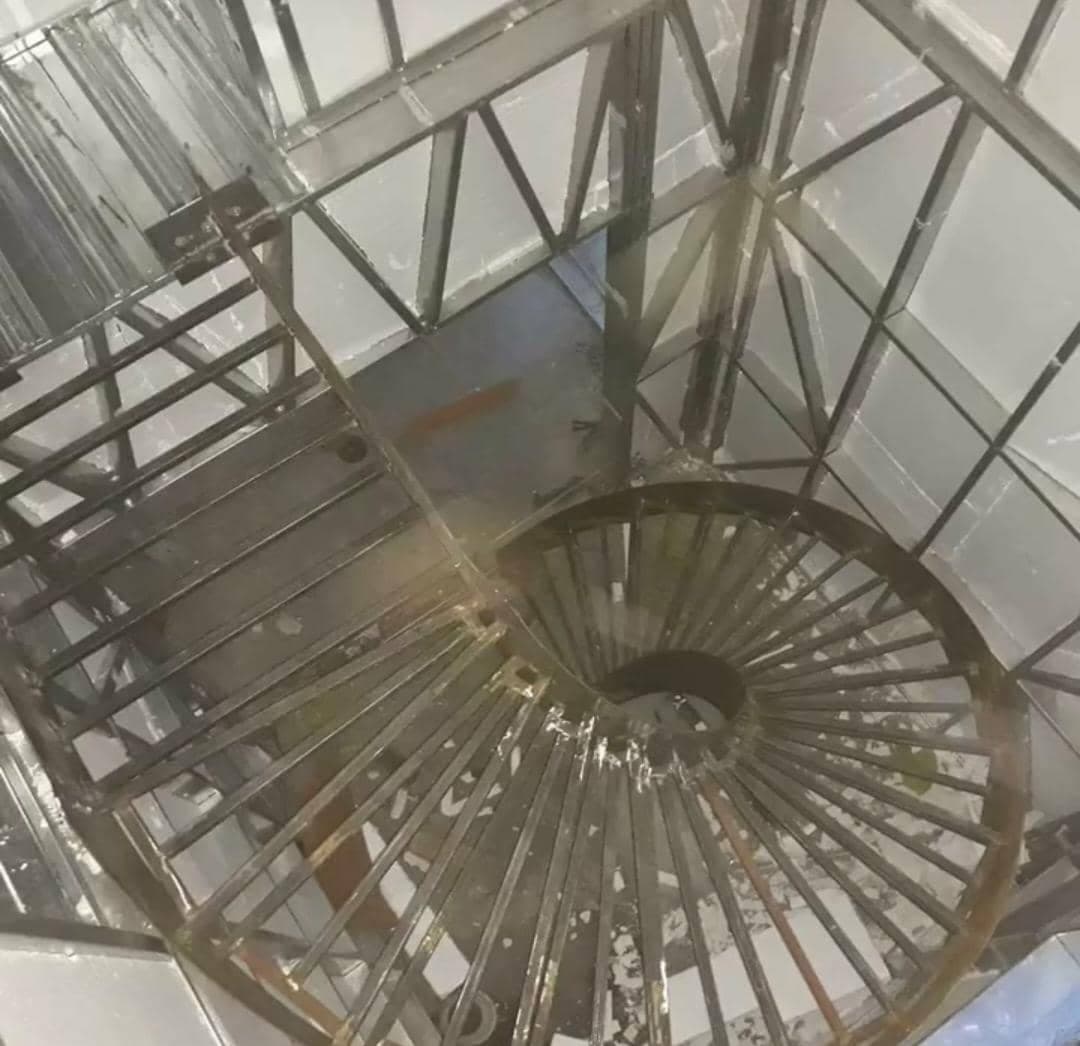 تولید و فروش پله آماده و نرده صنایع چوبی نورانی قزل آغاج در گیلان