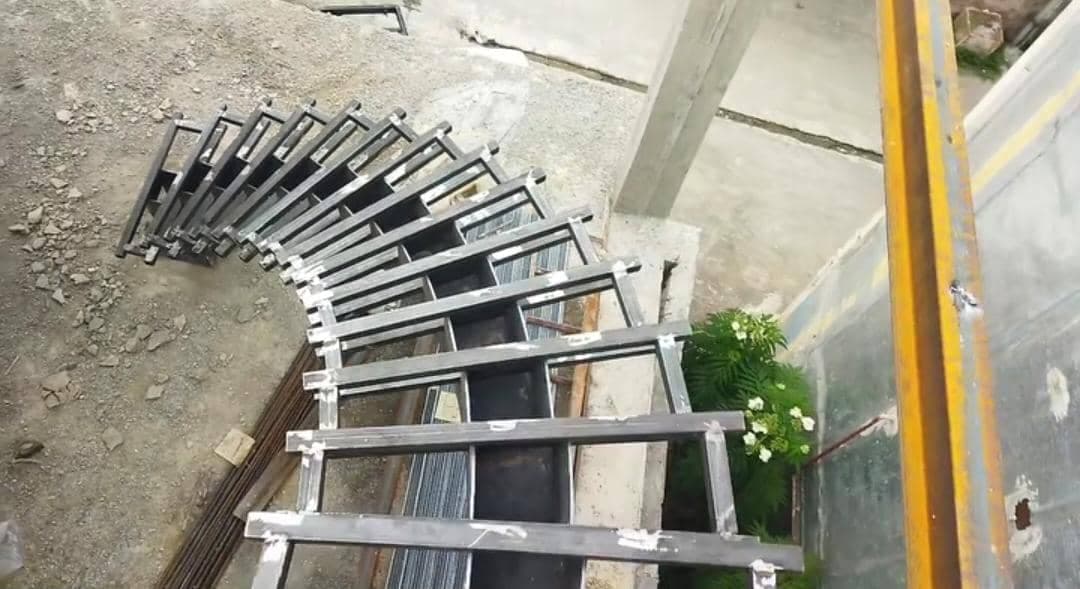 تولید و فروش پله آماده و نرده صنایع چوبی نورانی قزل آغاج در گیلان