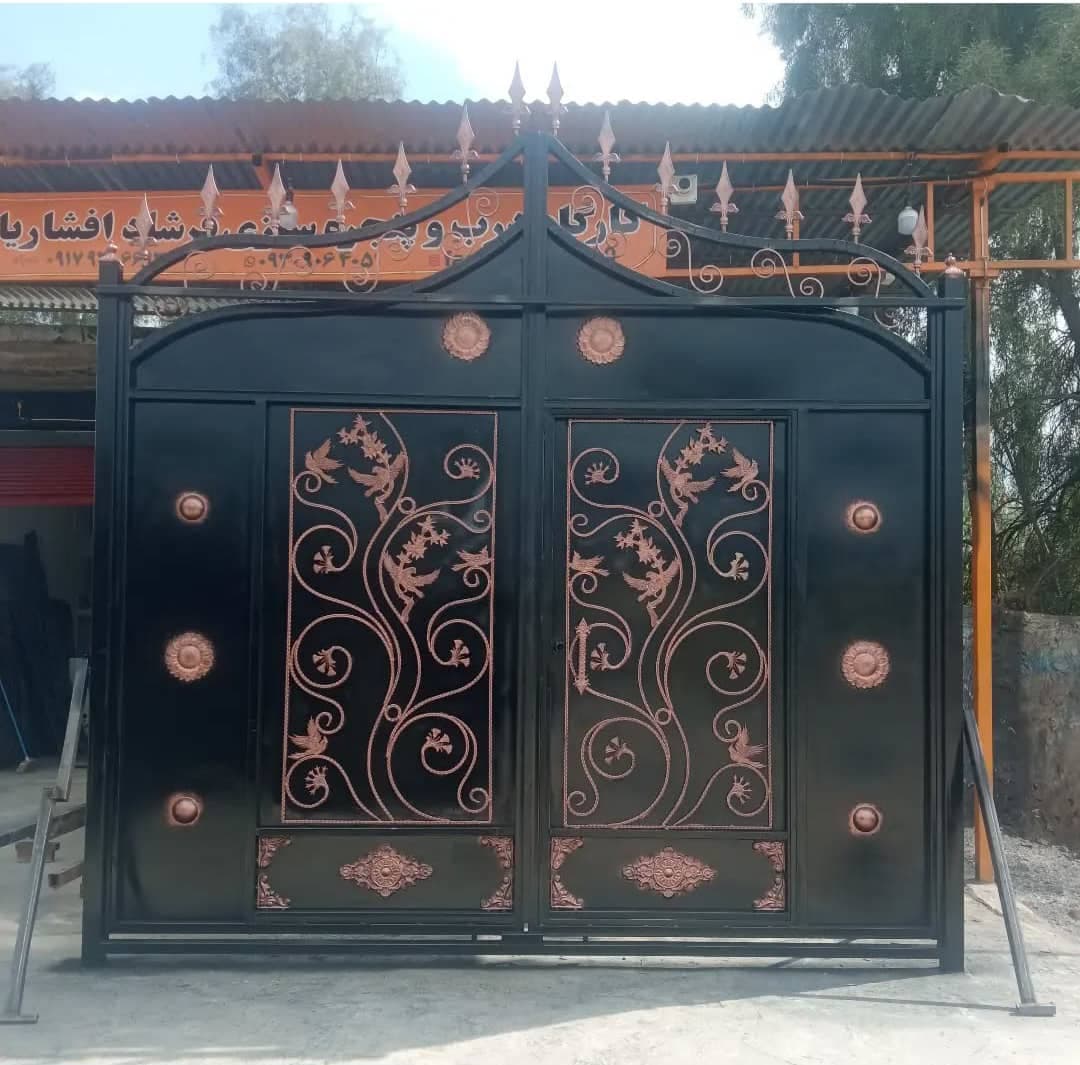تولید و درب و پنجره آهنی حاج فرشاد و افشاریان در کازرون