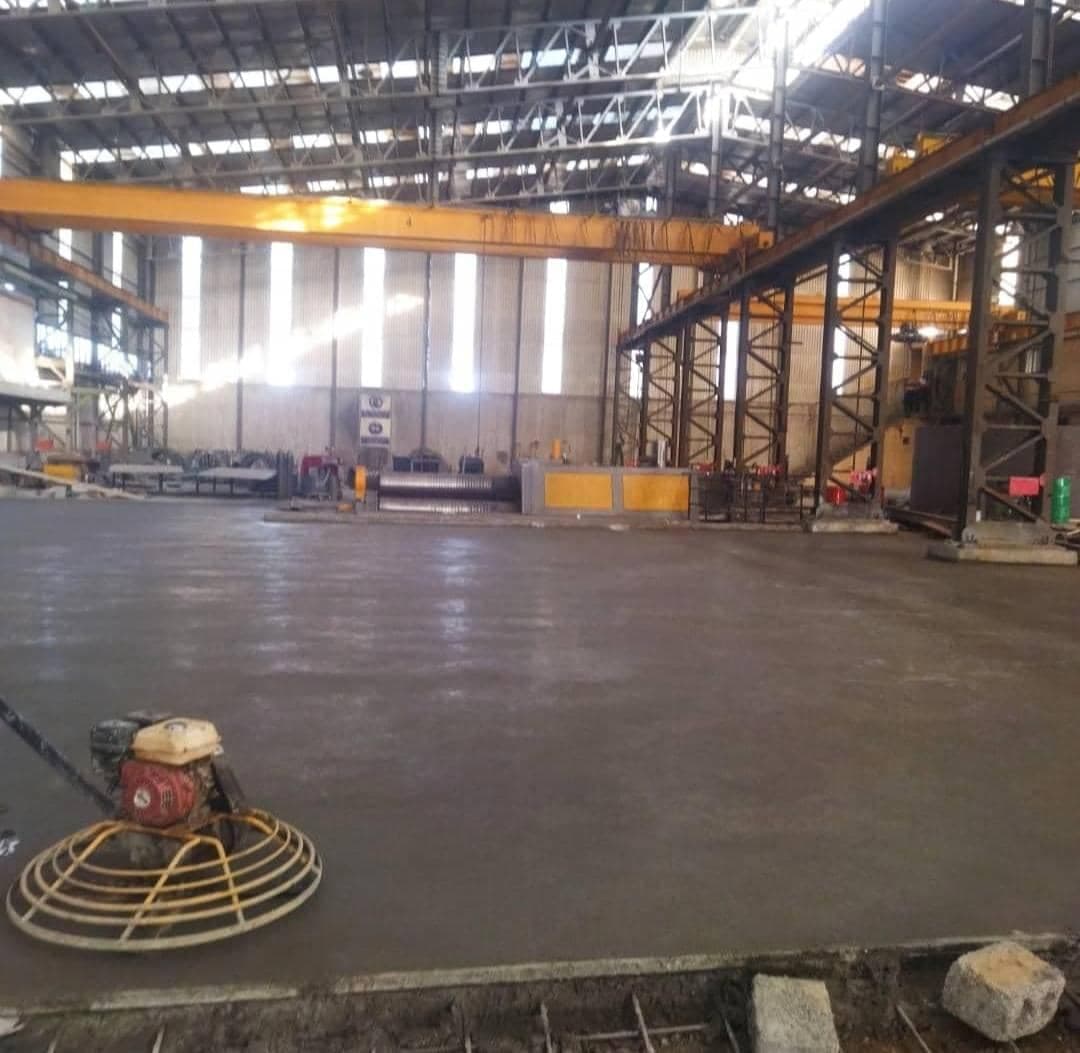 اجرای بتن و کف سازی با ماله پروانهای بدر بتن در شیراز