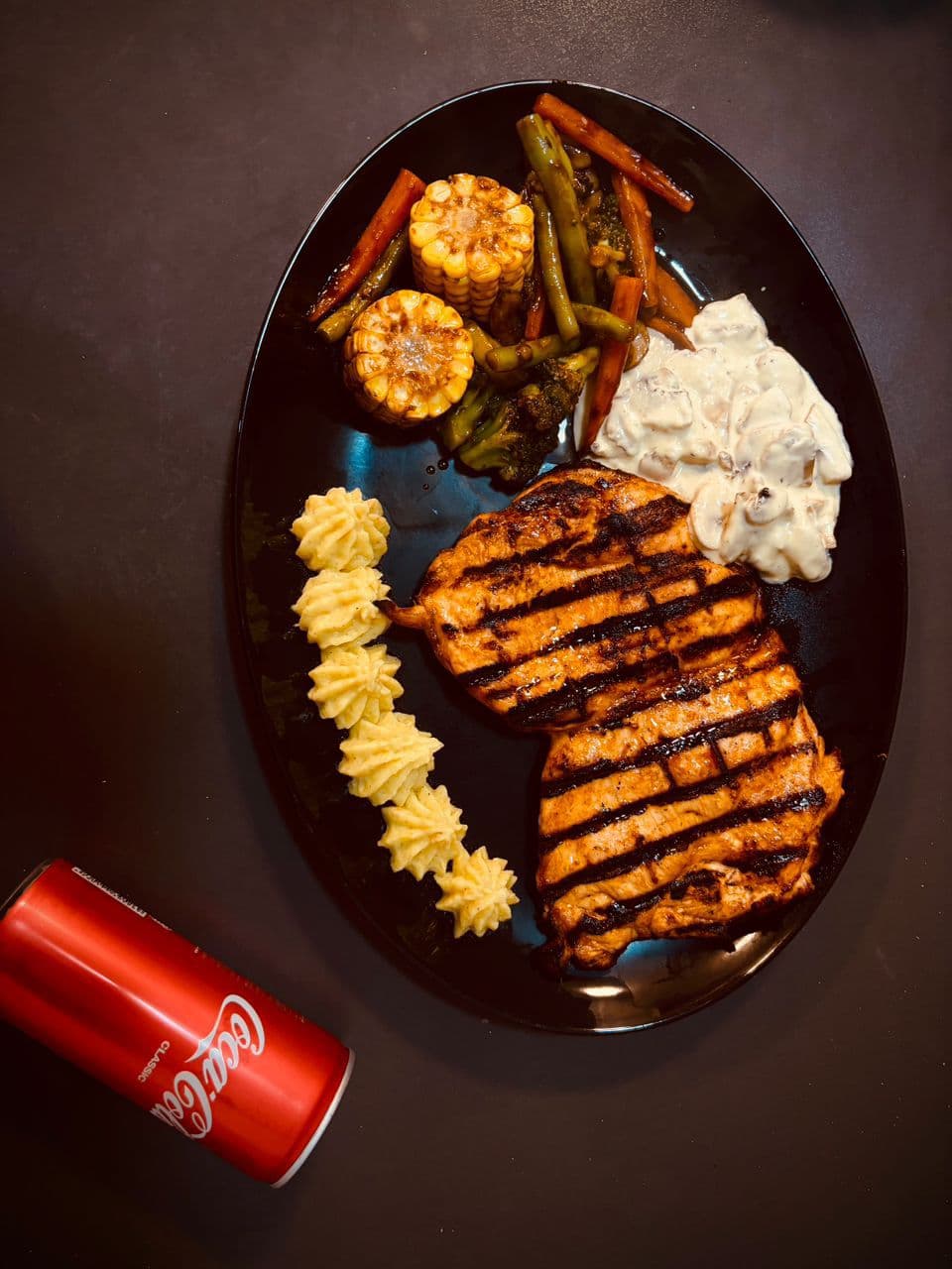 کافه رستوران میم با موزیک زنده در جاده رشت به انزلی