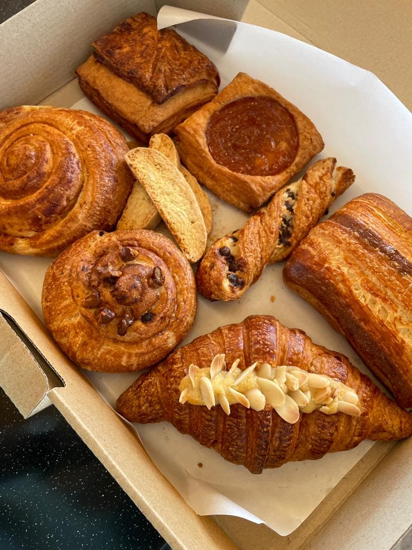 کافه بیکری رز در ساحل شیرمحله رودسر