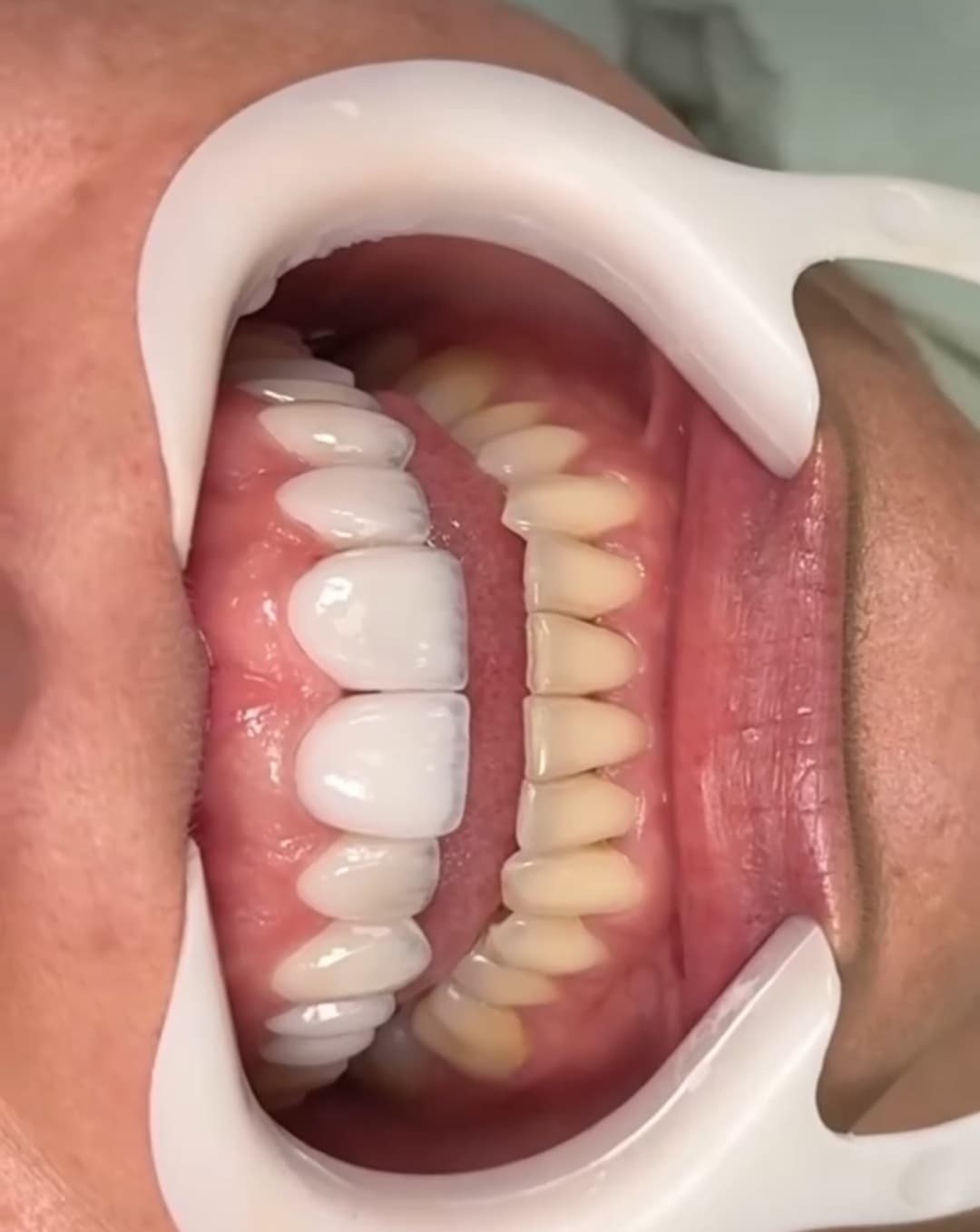 مجموعه دندانپزشکی ایثار در بیرجند