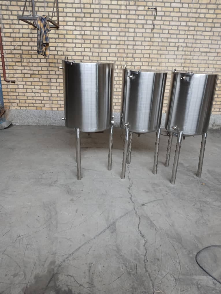 ساخت مخازن و میکسر استیل گروه صنعت سازان خراسان فرهاد در مشهد