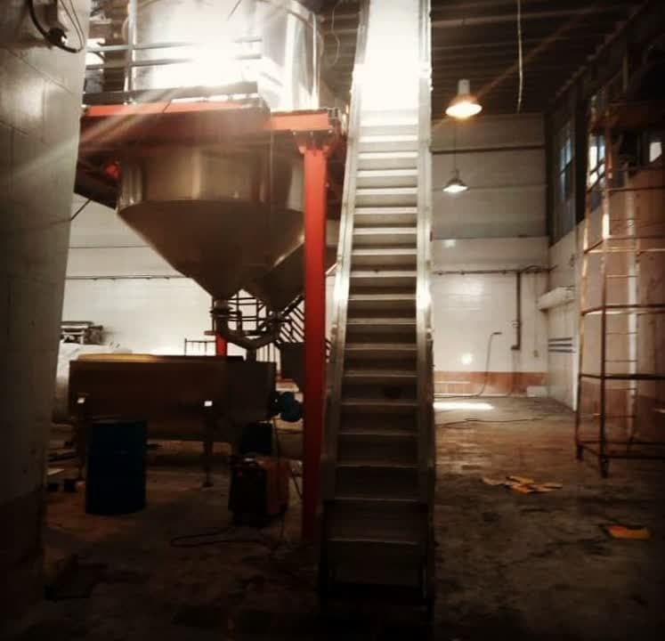 ساخت مخازن و میکسر استیل گروه صنعت سازان خراسان فرهاد در مشهد