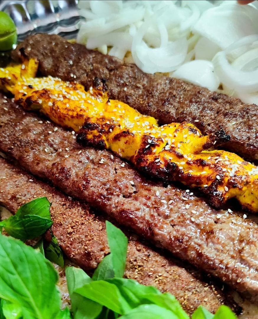 خوراک سرای منوچهری در اصفهان