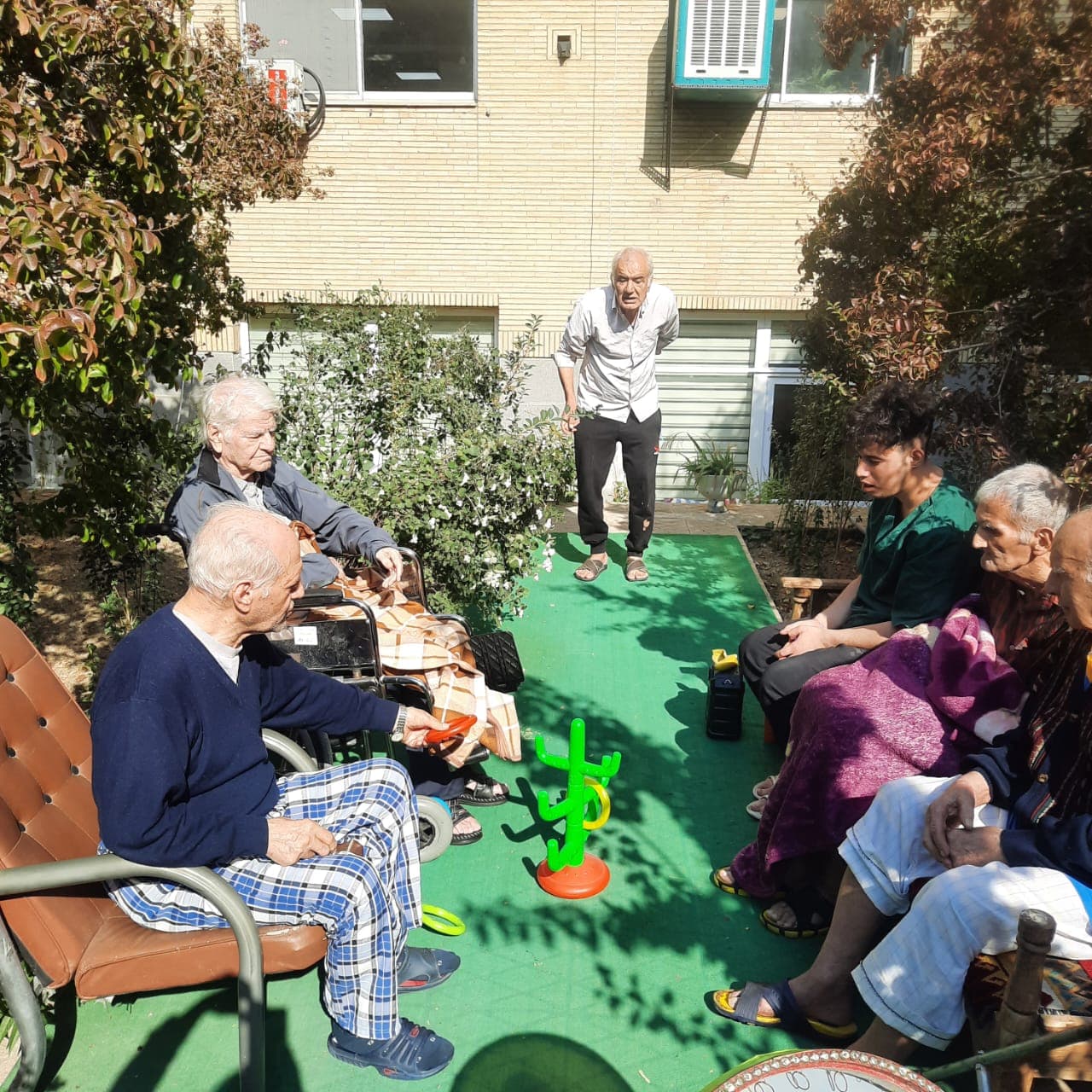 مرکز نگهداری و توانبخشی سالمندان سپیدار در ونک تهران