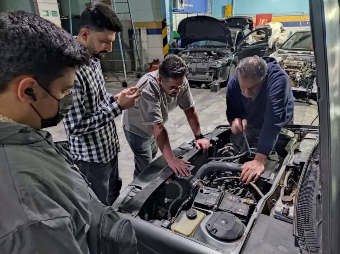 آموزش دستگاه دیاگ برق خودرو و مالتی پلکس آموزشگاه کارآوران صنعت اصفهان