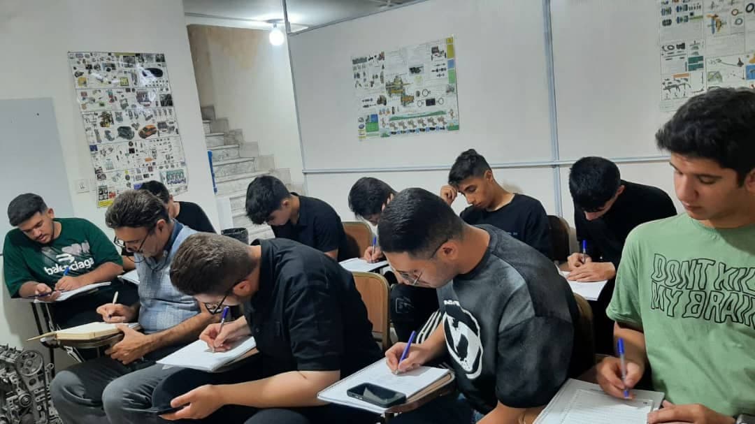 آموزش دستگاه دیاگ برق خودرو و مالتی پلکس آموزشگاه کارآوران صنعت اصفهان