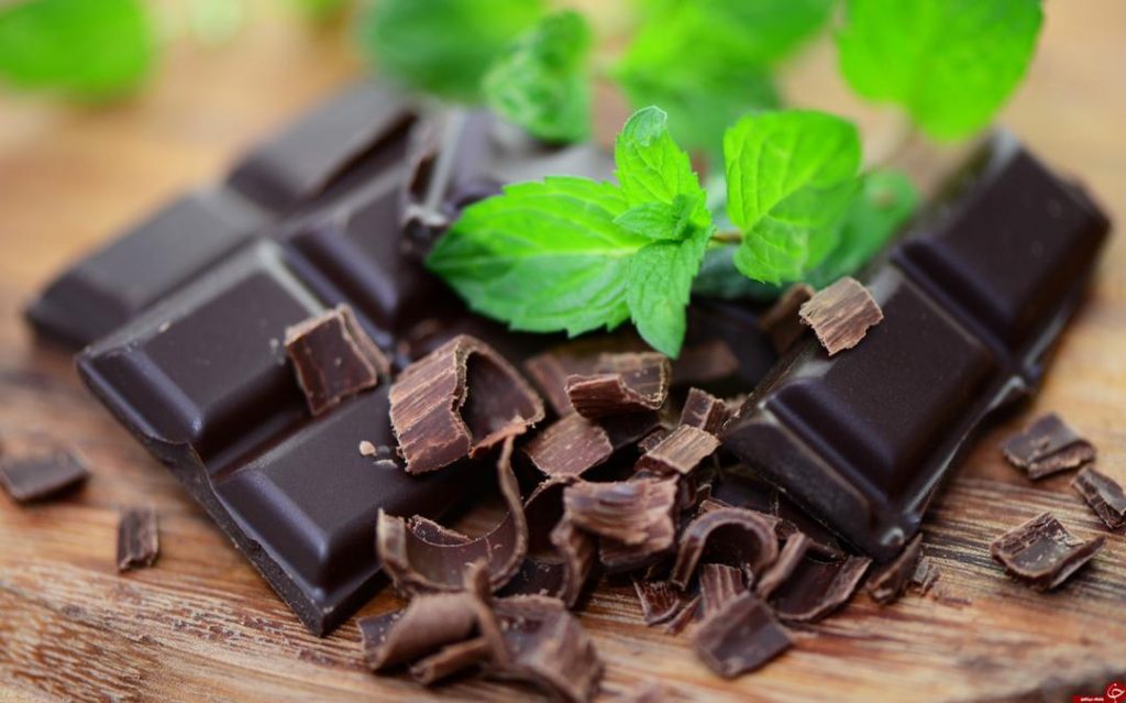 خواص شکلات تلخ برای سلامت و زیبایی