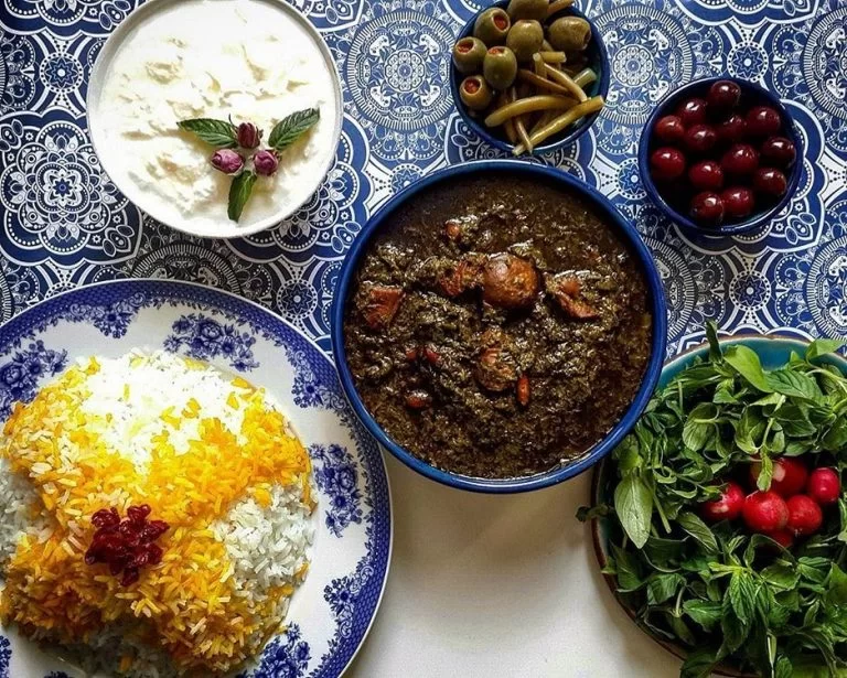 طرز تهیه قورمه سبزی - ناهار چی بپزم؟