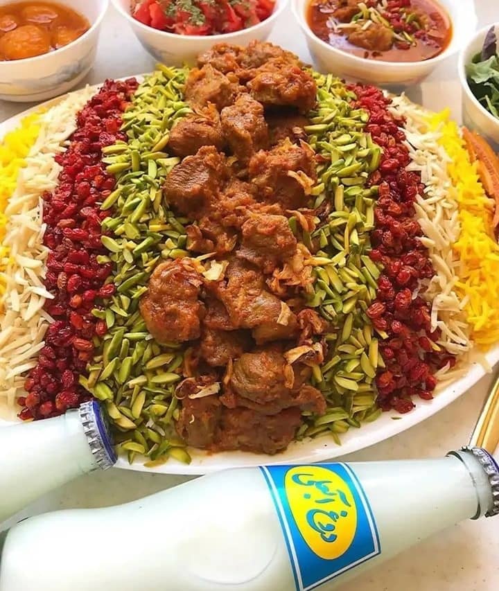 تهیه غذای ماهرخ در مهرگان قزوین