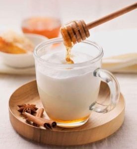 فواید شیر و عسل برای خواب