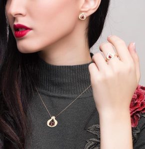 لباس و اکسسوری های مخصوص شب یلدا