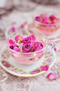 فواید دمنوش گل سرخ برای فشار خون