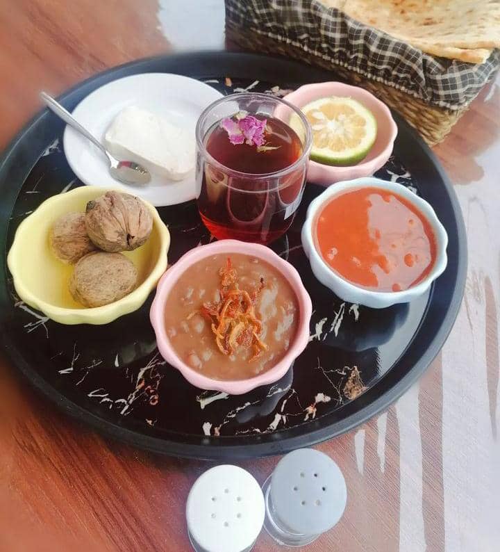 صبحانه سرای ترنج در قزوین