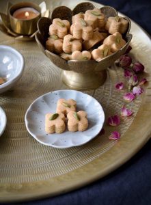 طرز تهیه شیرینی نخودچی