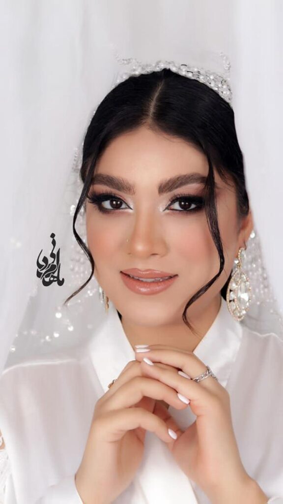 سالن تخصصي عروس و زيبايي ماهك مدني در جيرفت كرمان