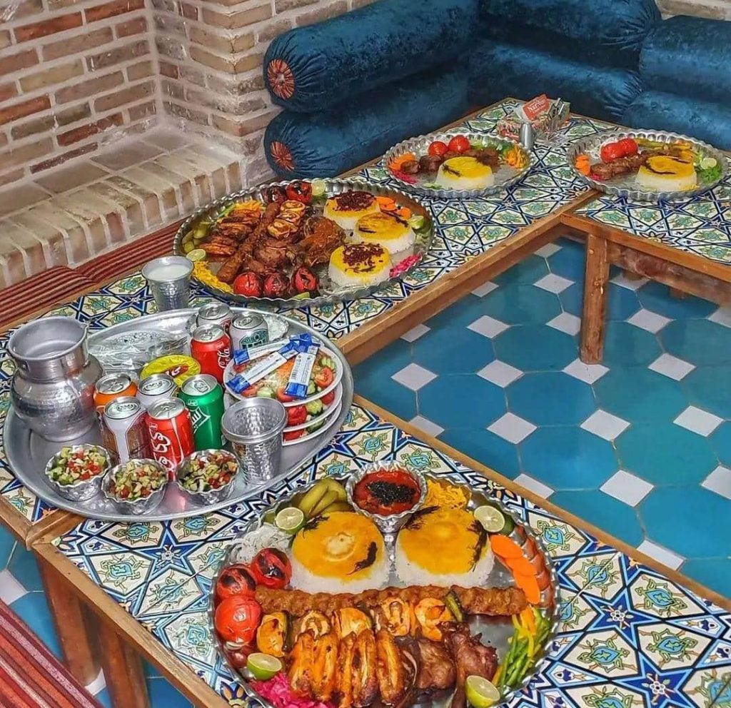 رستوران روژمان در بیستون کرمانشاه