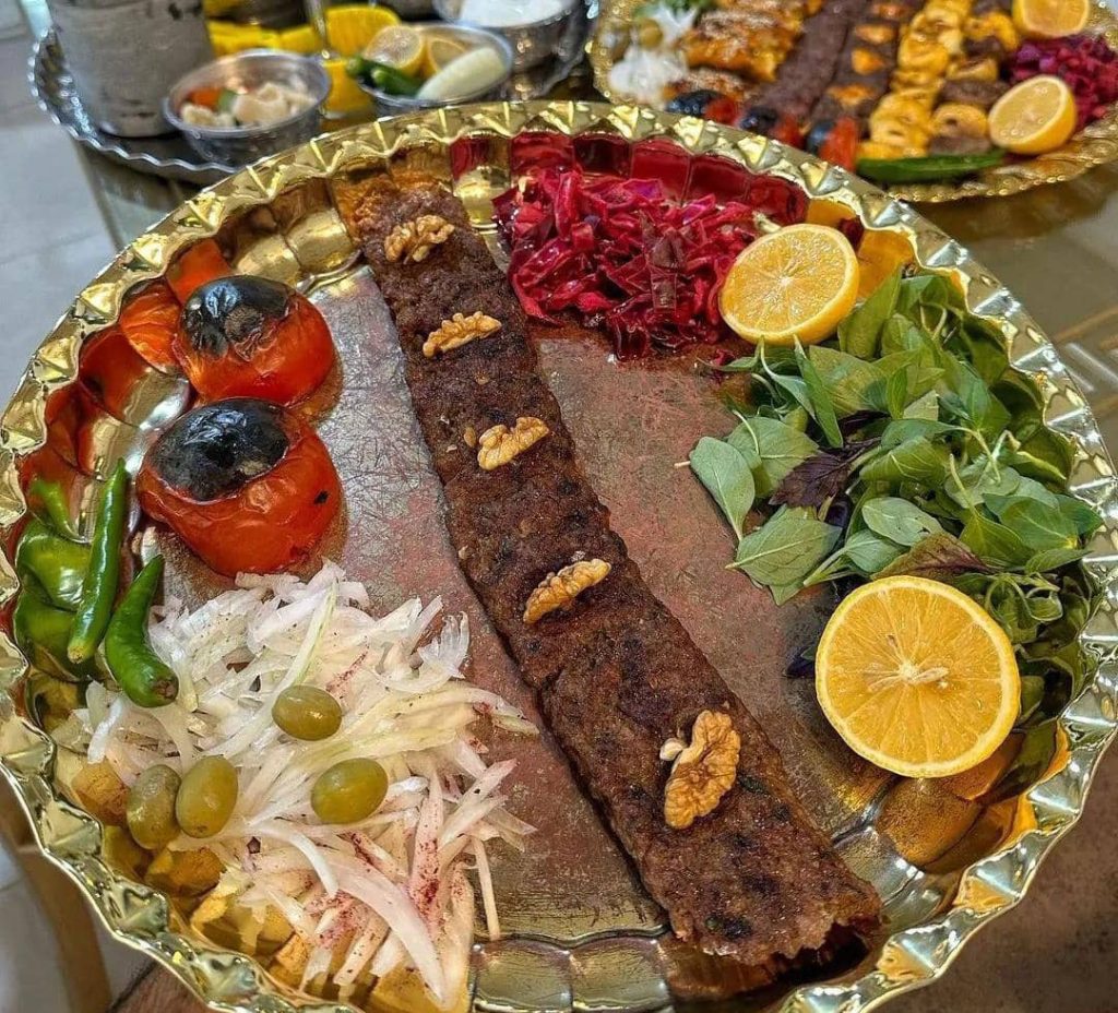 کبابی برادران جوادی در یاسوج