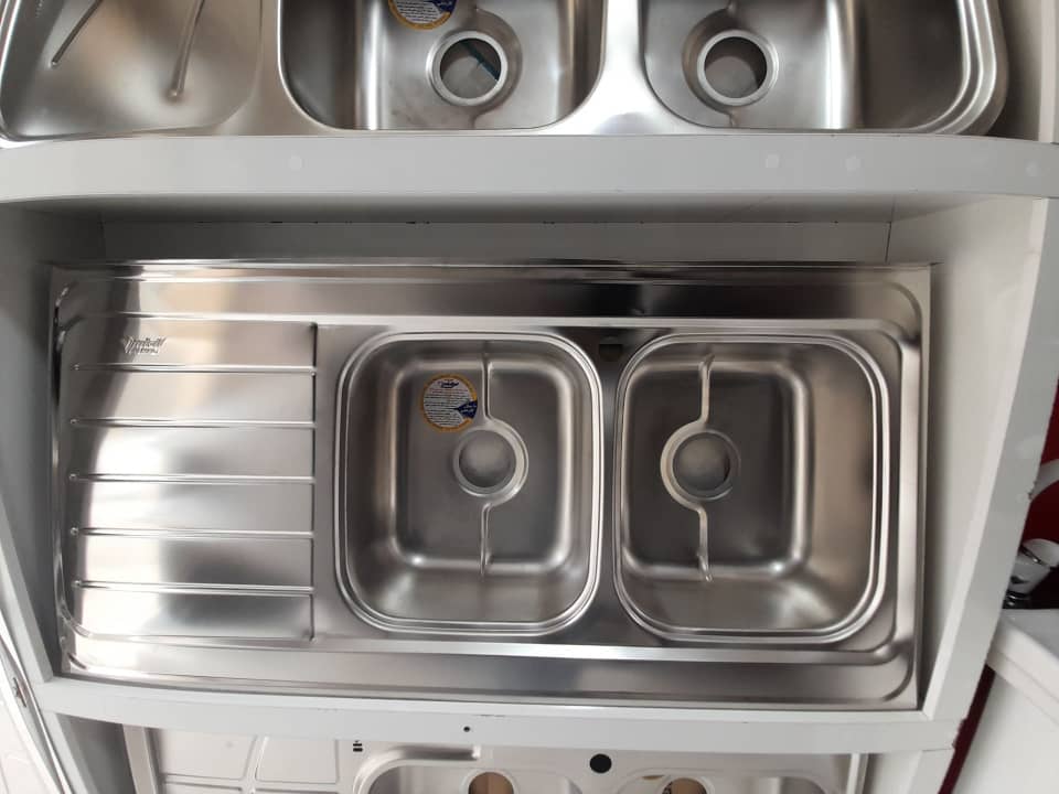 تولید و پخش شیرآلات و لوازم خانگی کویران آذر صادقی در تهران